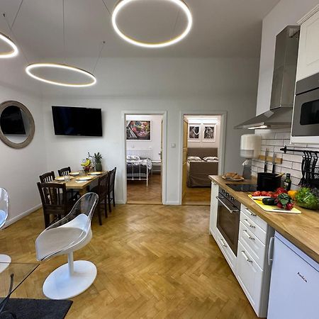 Karlin Oasis 2-Bedroom Apartment ปราก ภายนอก รูปภาพ