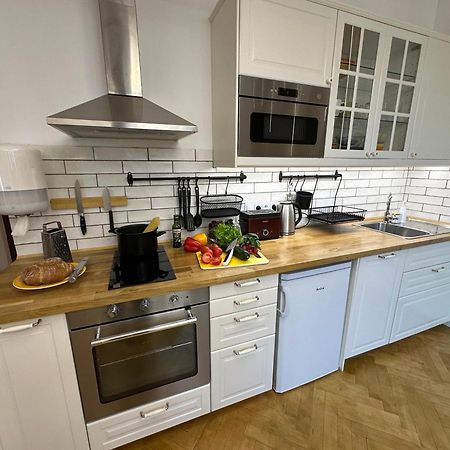 Karlin Oasis 2-Bedroom Apartment ปราก ภายนอก รูปภาพ
