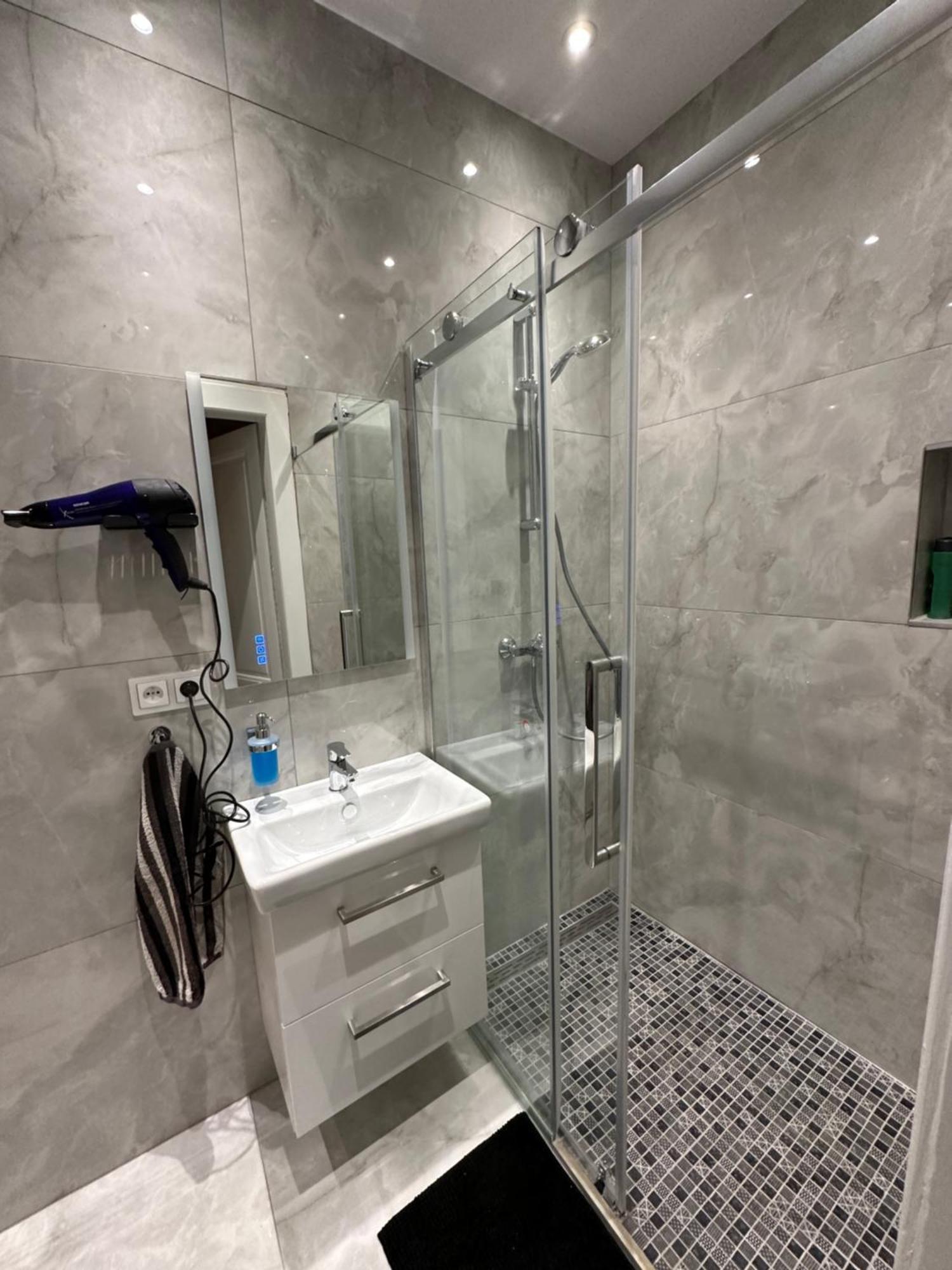 Karlin Oasis 2-Bedroom Apartment ปราก ภายนอก รูปภาพ