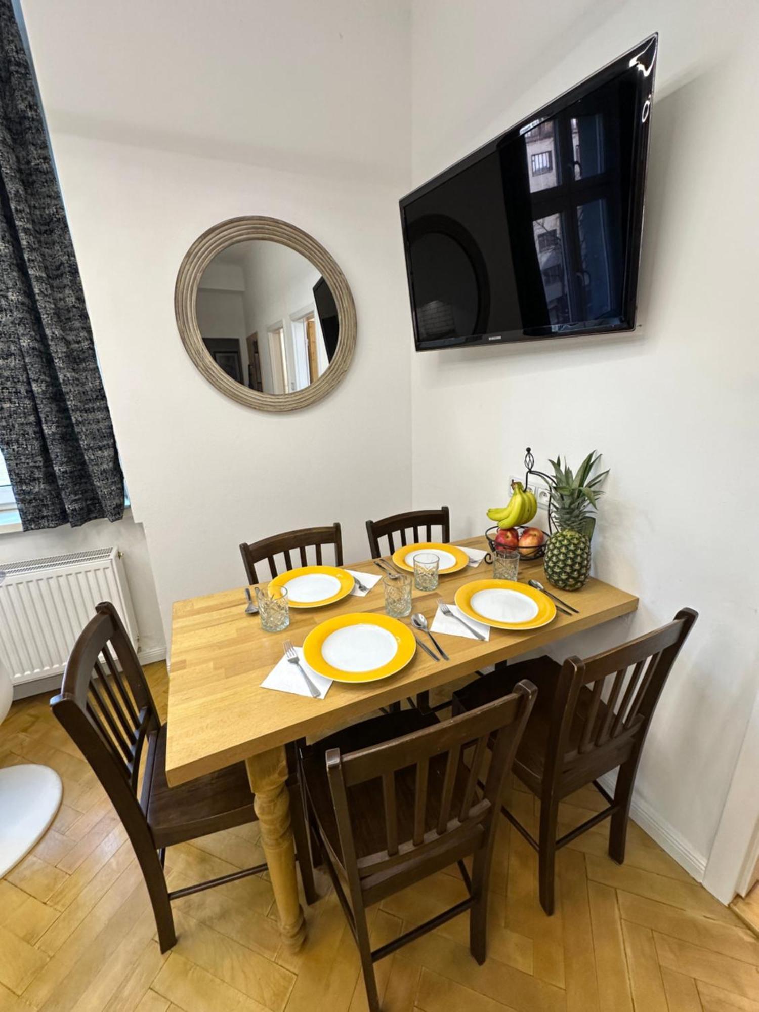 Karlin Oasis 2-Bedroom Apartment ปราก ภายนอก รูปภาพ