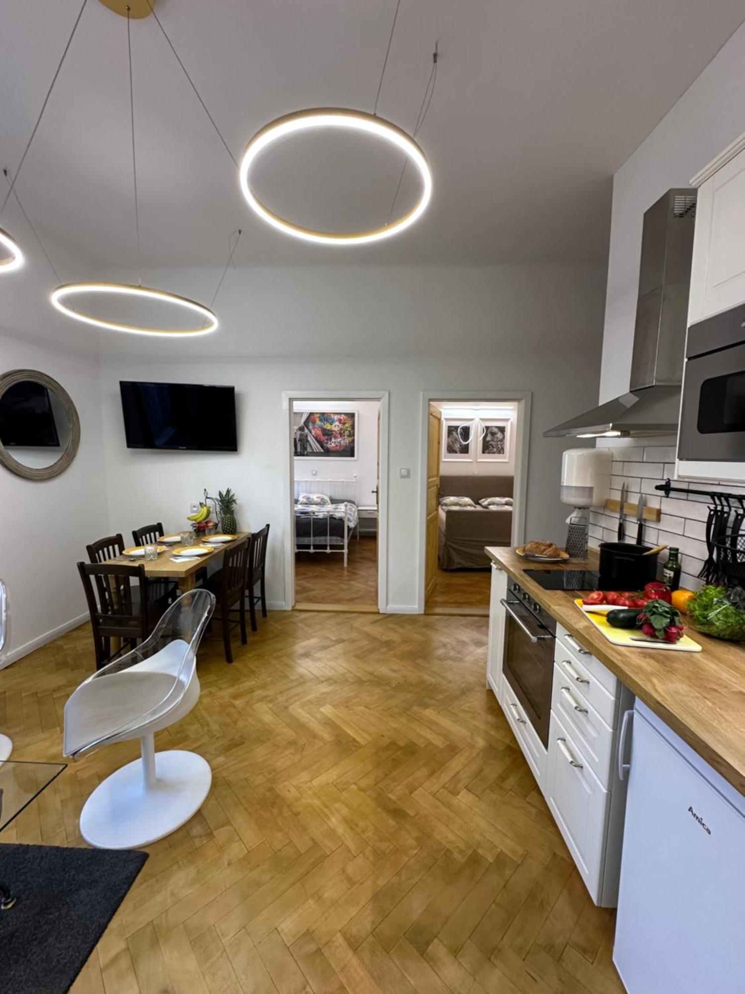 Karlin Oasis 2-Bedroom Apartment ปราก ภายนอก รูปภาพ