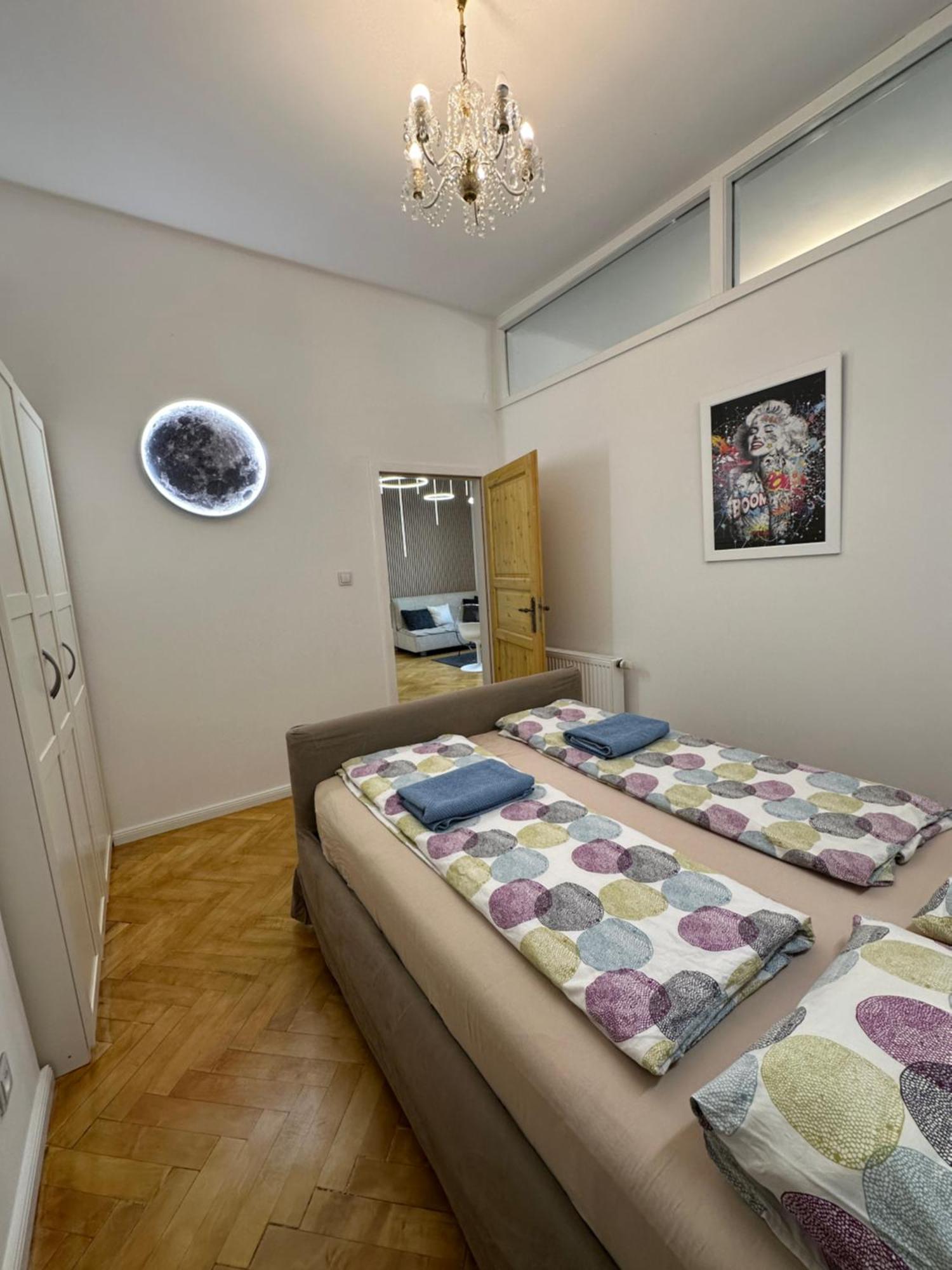 Karlin Oasis 2-Bedroom Apartment ปราก ภายนอก รูปภาพ