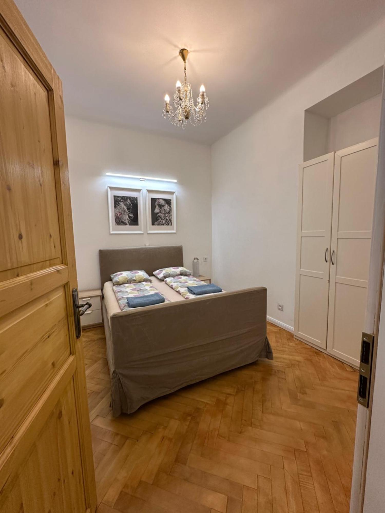Karlin Oasis 2-Bedroom Apartment ปราก ภายนอก รูปภาพ